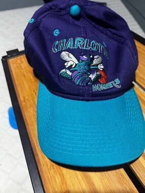 VINTAGE NBA CHARLOTTE HORNETS SNAPBACK CAP/HAT STARTER MADE IN KOREA RARE